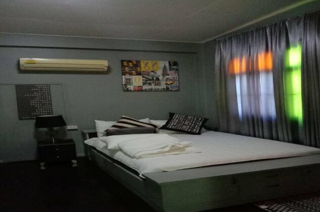 OYO 857 42 Loft Bed And Breakfast - Photo4