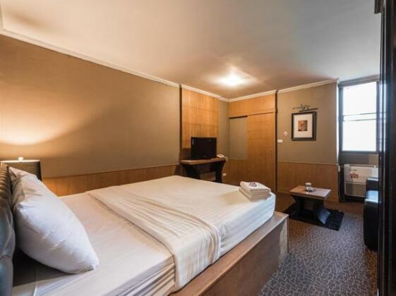 Q Hotel - Photo3