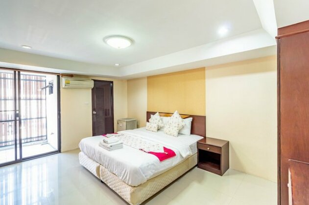 Riski Residence Charoen Krung - Photo2