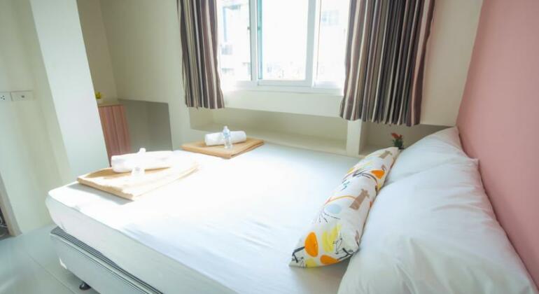 Sleep Dee Hostel - Photo2