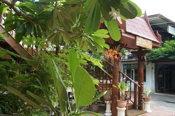 Thai House Piyachat Home Stay - Photo5