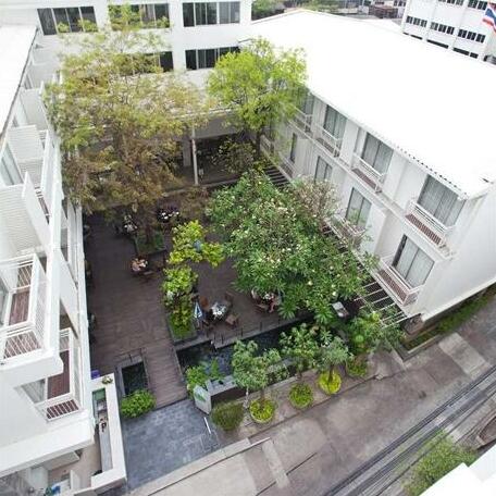 Trang Hotel Bangkok - Photo3
