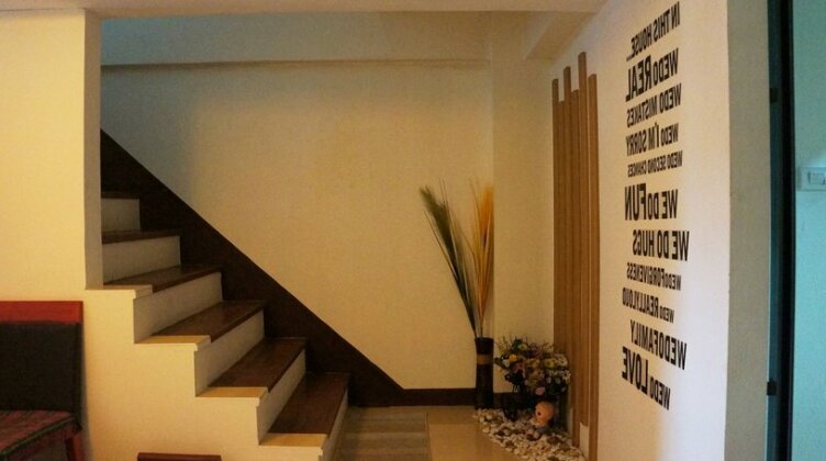 Wake Up Hostel Bangkok - Photo2