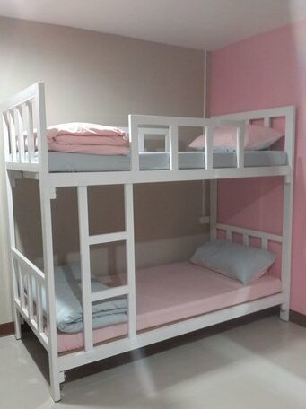 Wanderlust Bangkok Hostel - Photo4