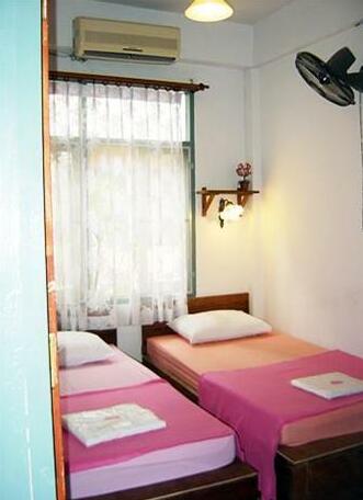 Your Place Guesthouse - Photo4