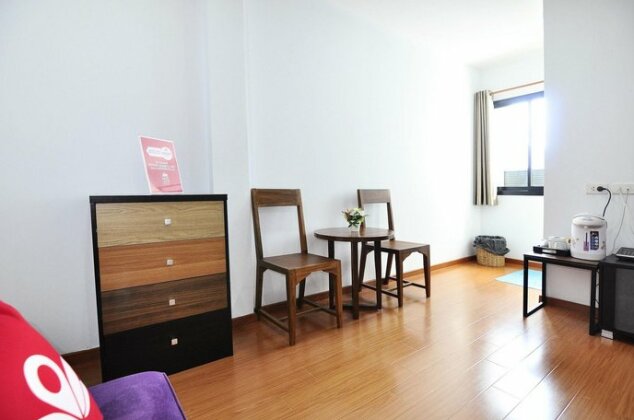 ZEN Rooms Suthisan - Photo5