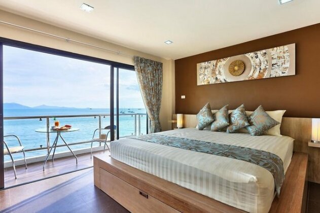 Riviera Beach Hotel - Photo2