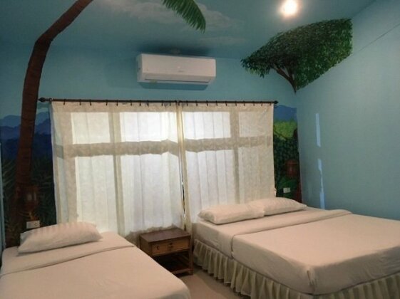 The Corner Transit Hostel - Photo4