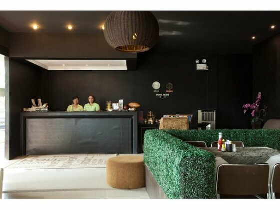 The Green Plaza Hotel - Photo5