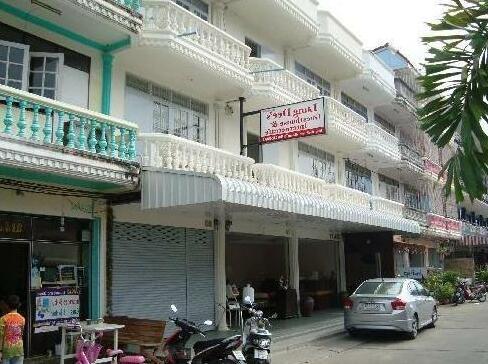 Lung Dee's Guesthouse & Internetcafe - Photo2