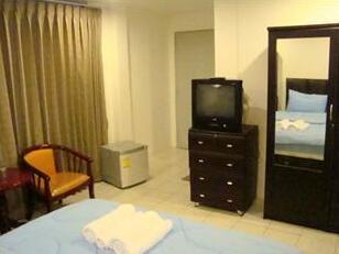 Lung Dee's Guesthouse & Internetcafe - Photo4