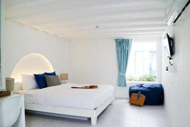 Santorini Park Stay - Photo3