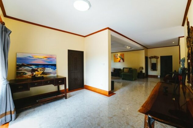 5 Bedrooms Pool Villa Behind Phuket Zoo - Photo4