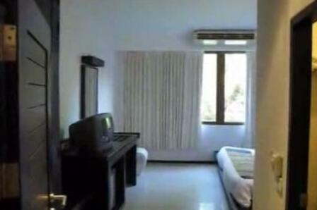 Chaweng Center Hotel - Photo5