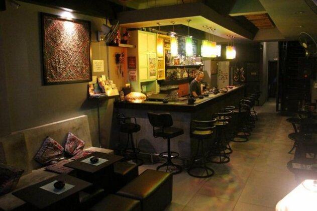 Liquid Lounge bar & hostel - Photo4