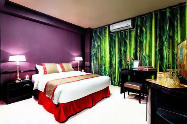 Pleasure Harbour Boutique - Photo4