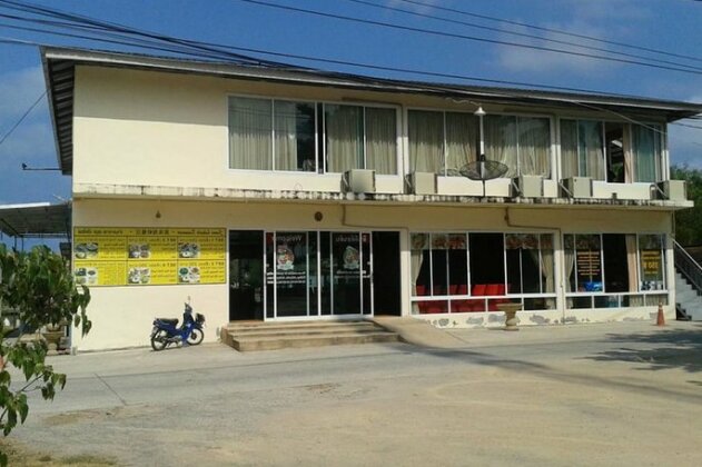 Samui Lakeside Hostel - Adults Only