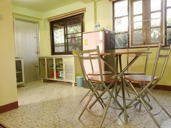 Aree Home Guesthouse - Photo2