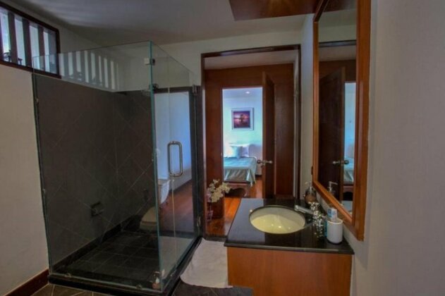Luxury 5 bedrooms Villa with Seaview Infinity Pool overlooking Surin Beach - Photo3