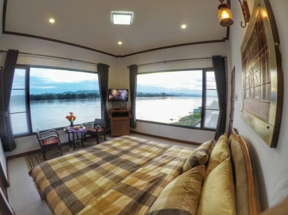 Chandra Varin Riverfront - Photo2