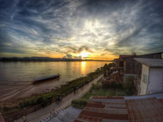 Chandra Varin Riverfront - Photo3