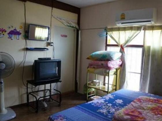 URO Friendship Guesthouse - Photo4