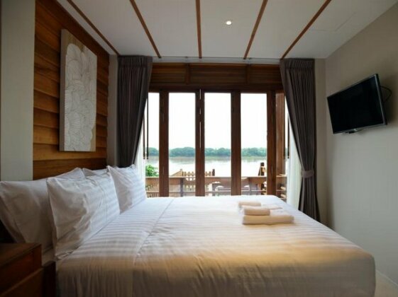 With A View Hotel @ Chiangkhan - Photo2