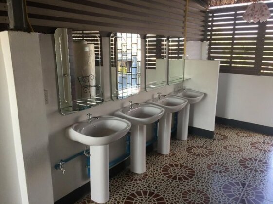 Bann Banburee Hostel & Cafe - Photo4