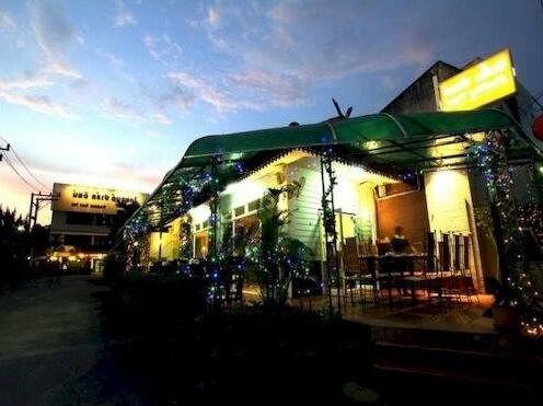 Diamond Park Inn - Photo2