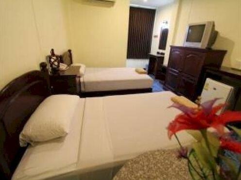 Diamond Park Inn - Photo5
