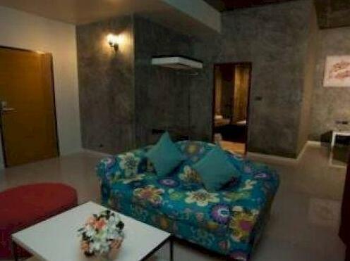 M Residence & Hotel - Photo4