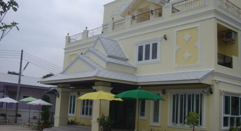The Target Residence - Photo2