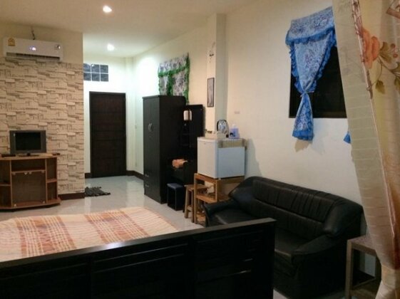 Sandee Place Chomthong - Photo4