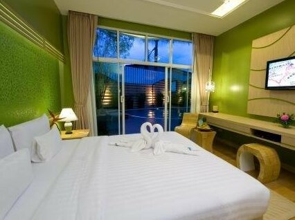 A-Te Chumphon Hotel - Photo2