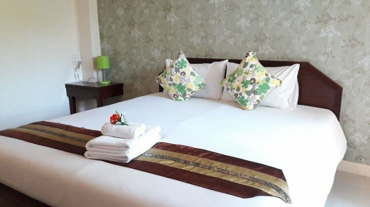 Chumphon Travelodge Hotel - Photo2