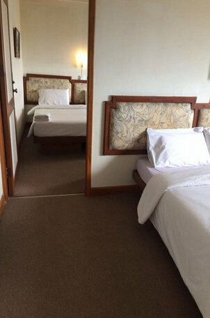 Paradorn Inn - Photo2
