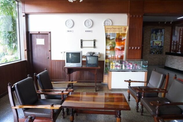 Sri Chumphon Hotel - Photo4