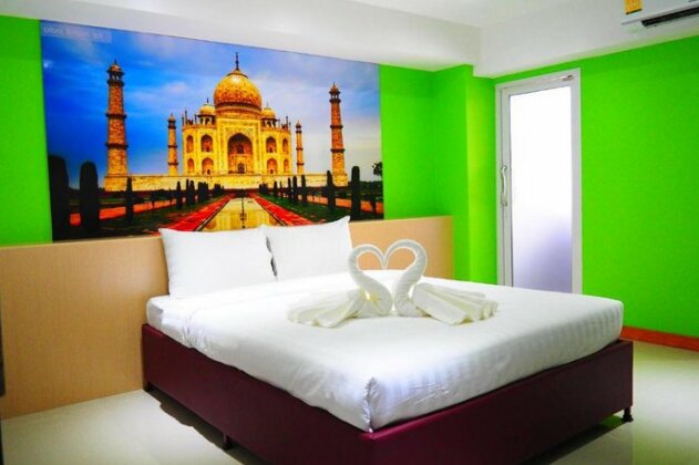 Blue Orchids Hotel - Photo2
