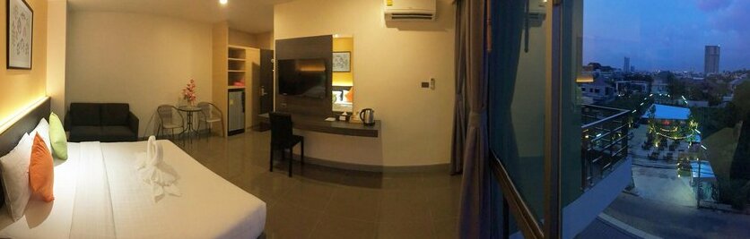 Clover Hotel Hatyai - Photo2