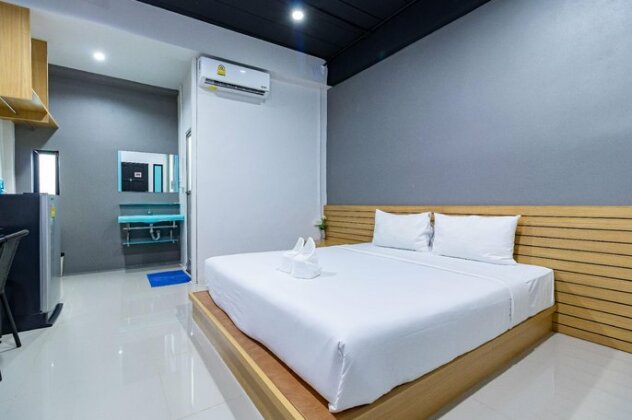 CS Klongtoey Grand Resort - Photo2