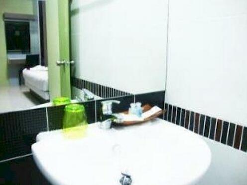 Thong Manee Apartment - Photo5