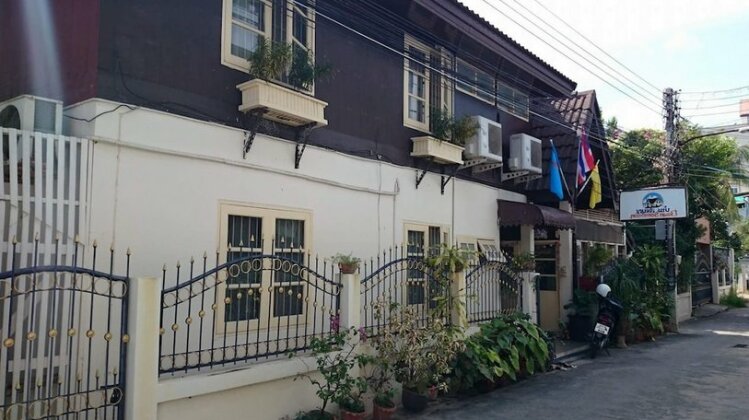 Baan Somboon Guesthouse