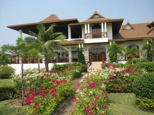 Blom Residence Resort