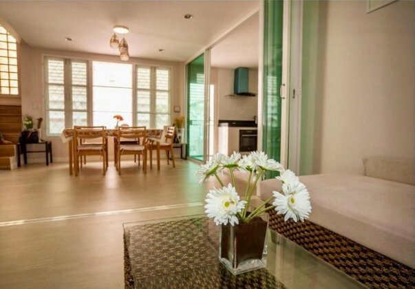 Downtown 3 Bedroom House with pool - Photo2