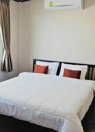Downtown 3 Bedroom House with pool - Photo4