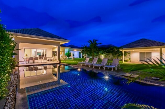 Hua Hin pool villa with 4 bedrooms