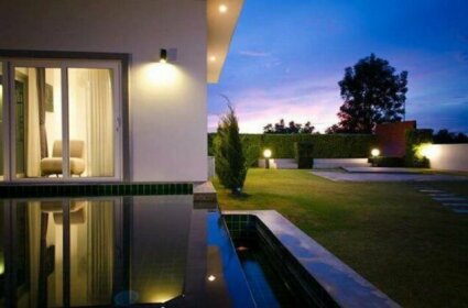 L A Pool Villa Huahin