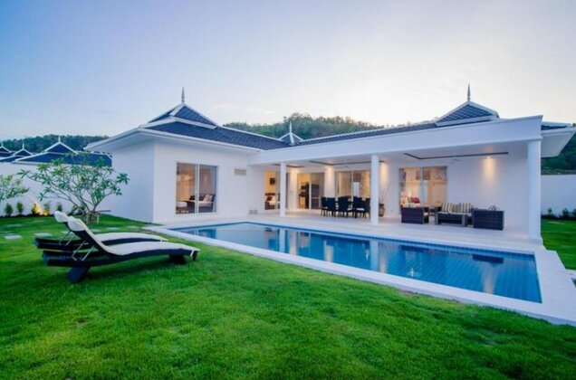 Prestigious Pool Villa by Falcon Hill FH306