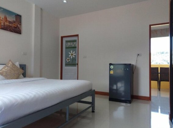 Good Atmosphere Apartment - Photo4