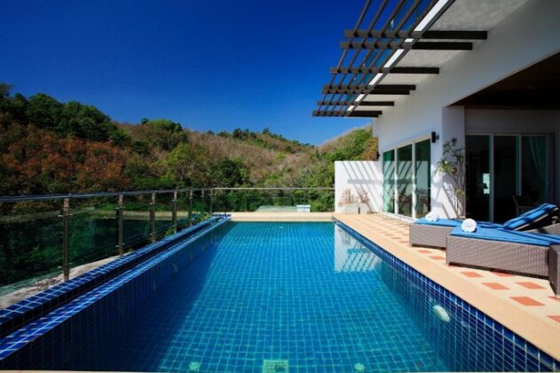 Seaview penthouse with pool at Kamala